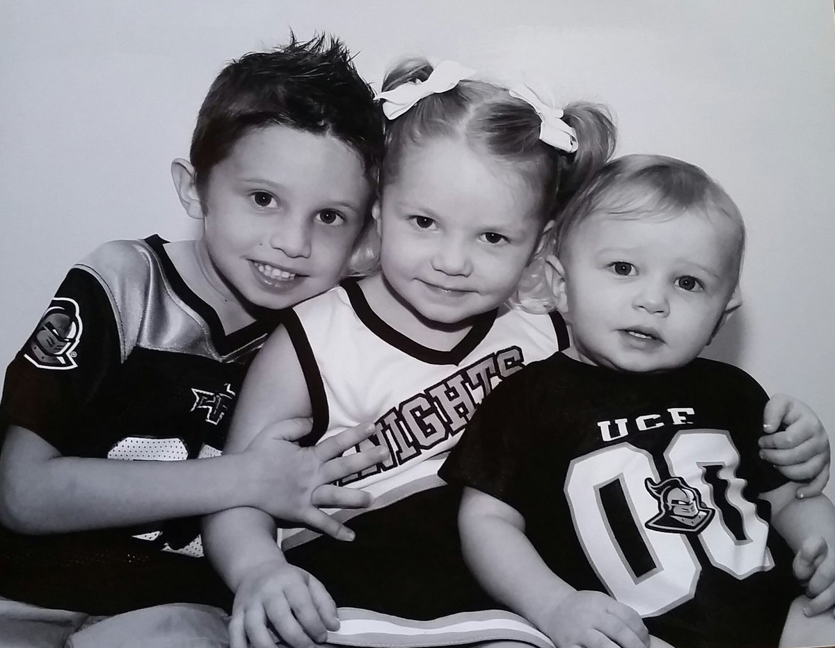 UCFAmy's tweet photo. @Shaquemgriffin @Gillette My inspiration - my munchkins #In3WordsContest carefree, relentless, sunshine https://t.co/FQgYCWN6co
