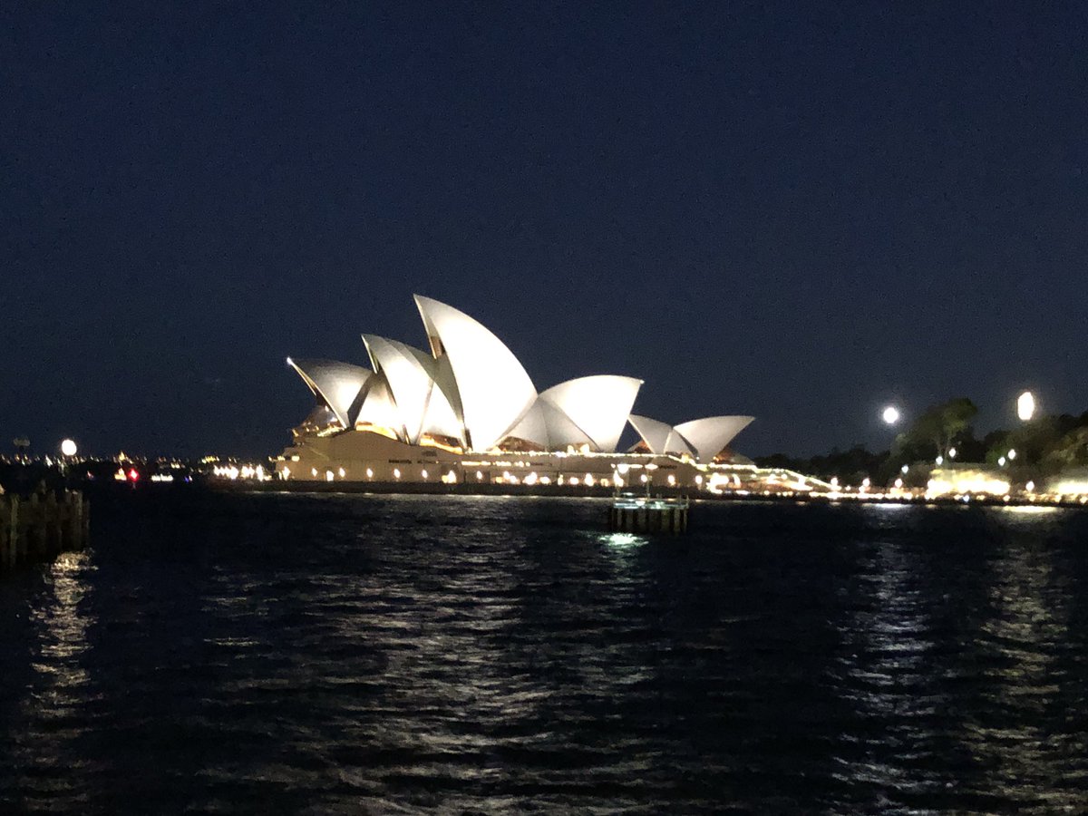 BenKennedy33's tweet photo. Not a bad way to spend my 27th swimming at #icebergspool walked the coast watched the beginning of one of the biggest boat races in the world and topped it off with a show at the Opera house great people great times👌 https://t.co/q4YHnNelUA