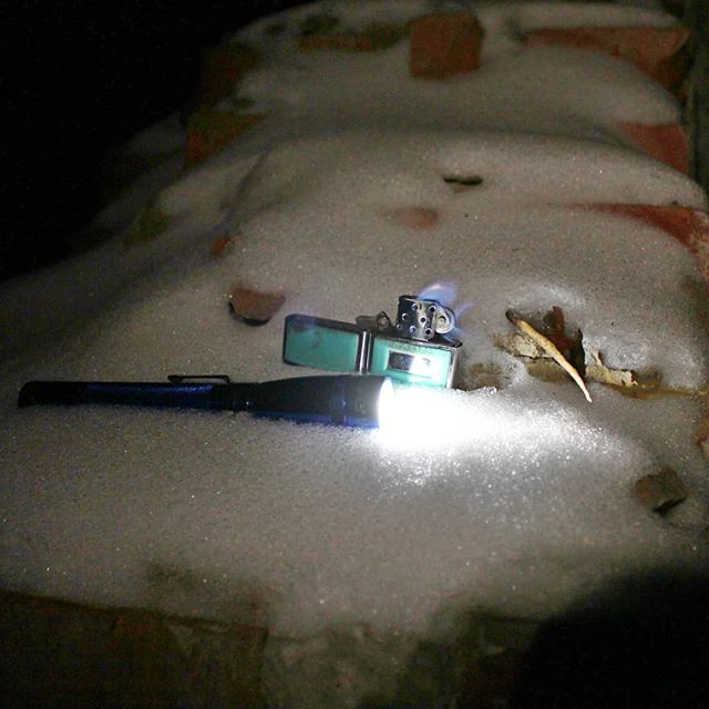 MAGLITE's tweet photo. Its Winter Time with a Mini Maglite -2 AA-Led flashlight and Zippo. #Winter Snow - MagPic Credit 📷: #lev.ua
-
#workflashlight #edc #edccheck #прогулка #everydaycarry #edcgear #flashaholics #flashlights #ledflashlights #edcflashlights #outdoorlighting #outdoor #outdoorlife https://t.co/FlcPU42S6Y