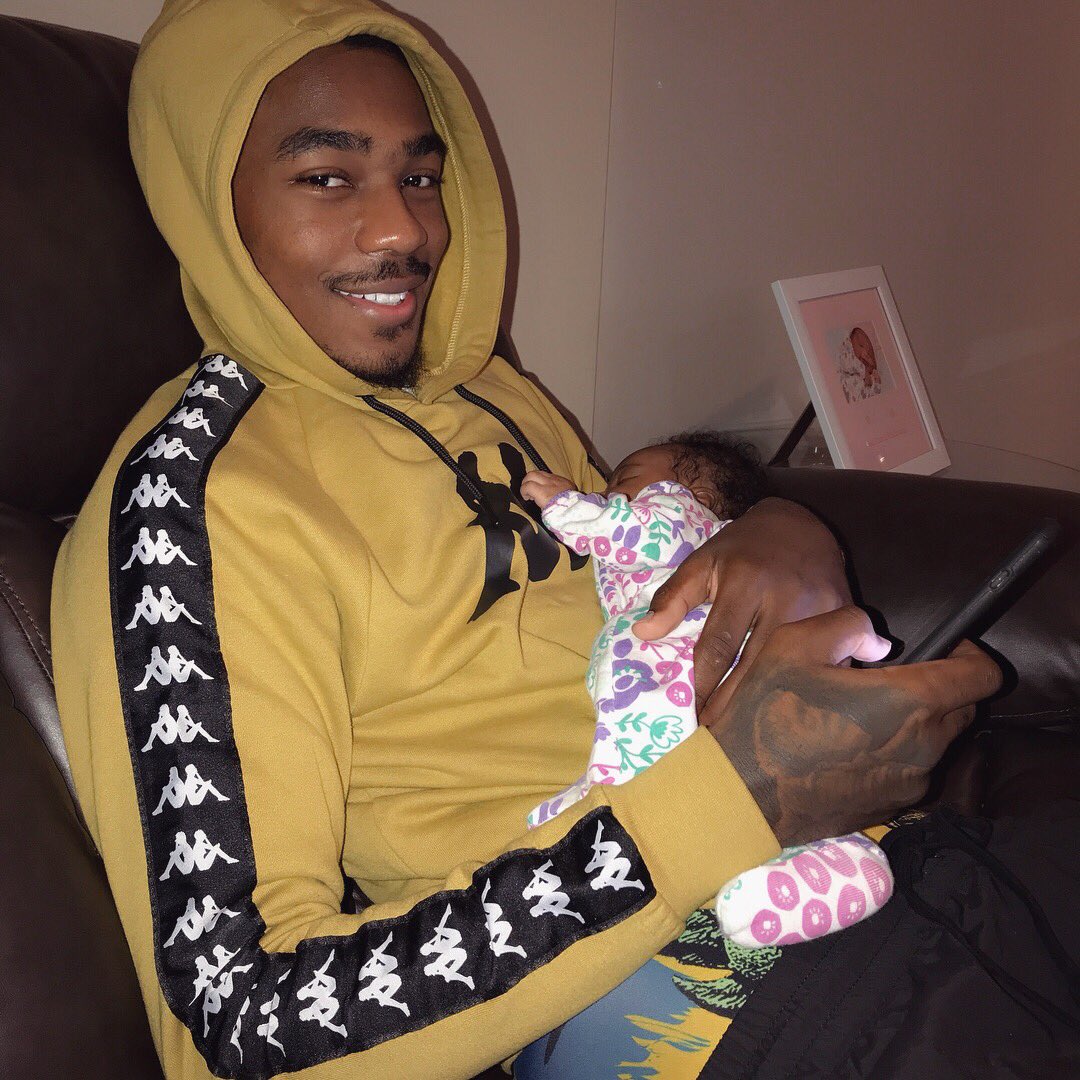 Taywhosane's tweet image. I used to pray for times like this 😭 daddy lil Princess 🥰😍💘 photo cred: her mommy @jassalishia ❤️