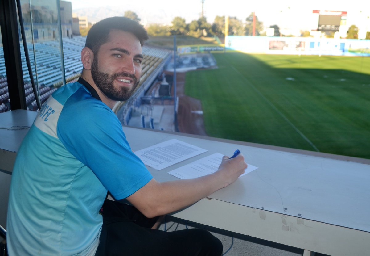 lvlightsfc_es's tweet photo. - @angelalvarez_45 y @Tommykolsen1 estamparon sus firmas 🖊️ en sus contratos 📜. 

¡Ambos nacidos en Las Vegas, defenderán su CASA &amp; nuestra 🥅 en el 2019! #VivaLights https://t.co/c6uawWuqLV