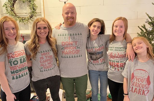 angiesmith19's tweet photo. We didn’t sit in a field. Hair brushing was optional. We didn’t have a Christmas letter to catch everyone up on our lives. There is no inspirational Bible verse or collage of our favorite moments from the past year. We did not go skiing or spelunking or … https://t.co/RfE0gLv2Jl https://t.co/kOPkxvt0uo
