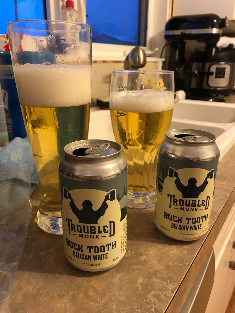 SSchell7's tweet photo. #BoxingDayBash Beer 4... with my bro @roymoussa10 is a #BuckTooth from @TroubledMonk #BelgiumWhite #DownAPound #ILoveMyWife https://t.co/3KRvLfsHmn
