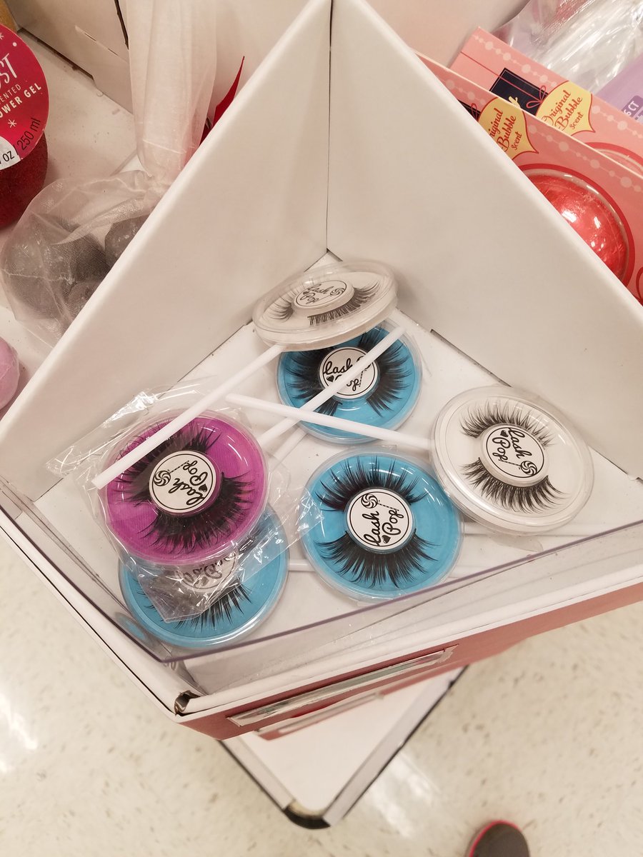 Kassydoodles's tweet photo. Found some @LashPopLashes at target!! #lashpoplashes #lashes #lashpop #Makeup #Beauty #cosmetics https://t.co/HutKooPYm4