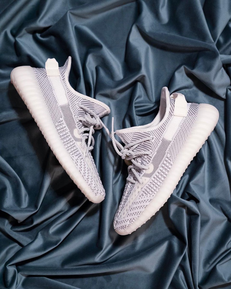 Yeezy 350 V2 Black Static real vs fake Cheap Yeezy Boost