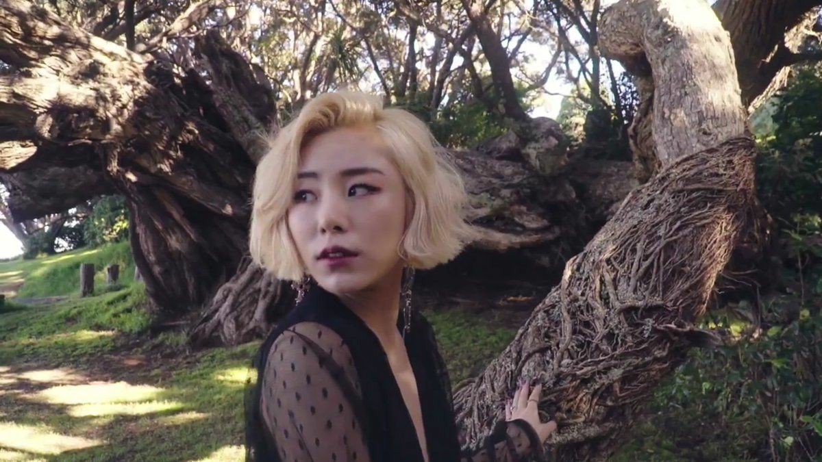 kimminmoon's tweet photo. Wheein starry night https://t.co/EWIK4Sw30K