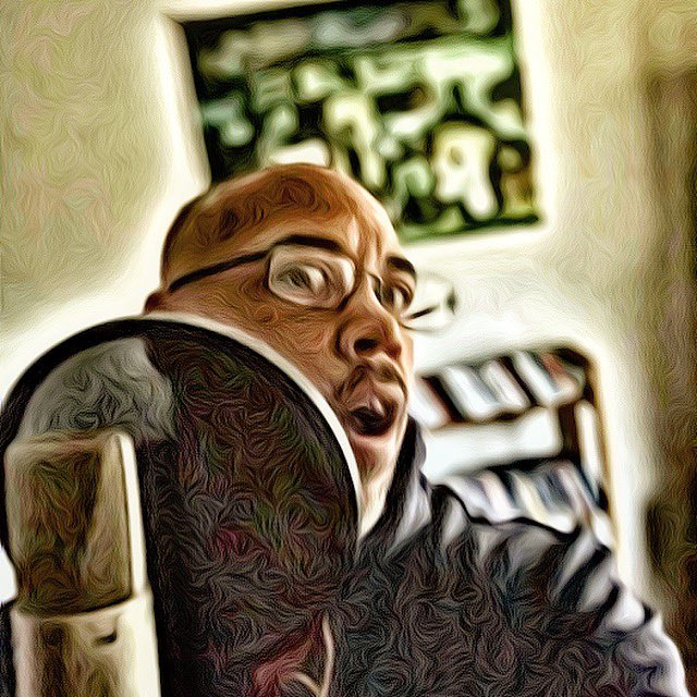 famsho's tweet photo. Had to clean up for this surgery & decided to hit the booth. #oldschoolmc #gamespitter #iseeyou #doyouseeme #studygame #studiohome #hiphoplife #theReBoot #70sbaby #sofreshsoclean #ClassicHipHop #famshoradio #famshonetwork https://t.co/x76zwZ5rSp https://t.co/JDdgZraFsb