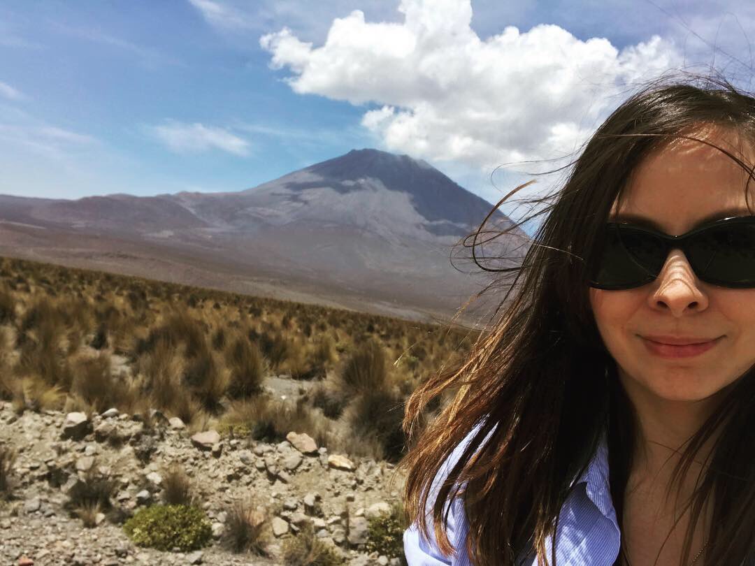 stefiemc's tweet photo. Greetings from Arequipa, Perú #MistiVolcano https://t.co/Da4dwrM0l1