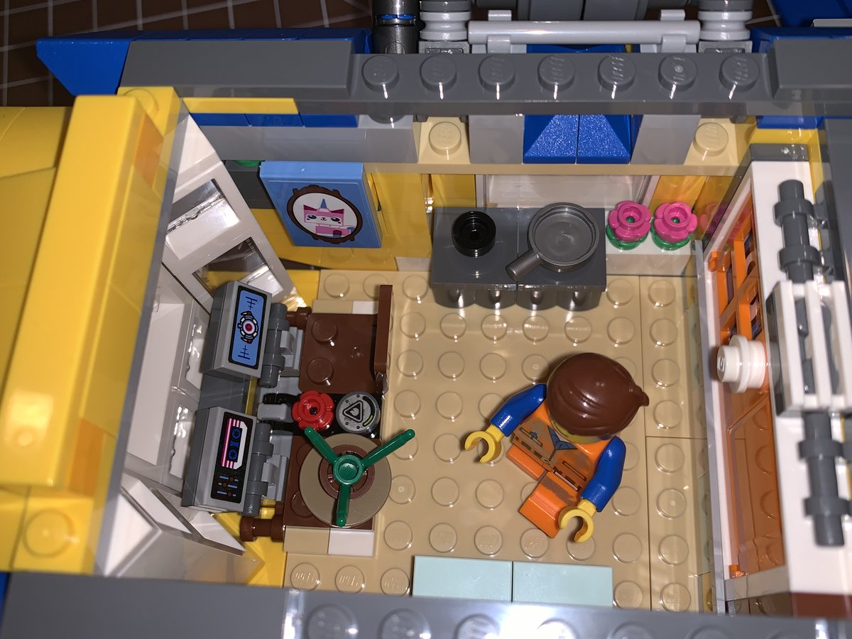 emmet's rescue rocket