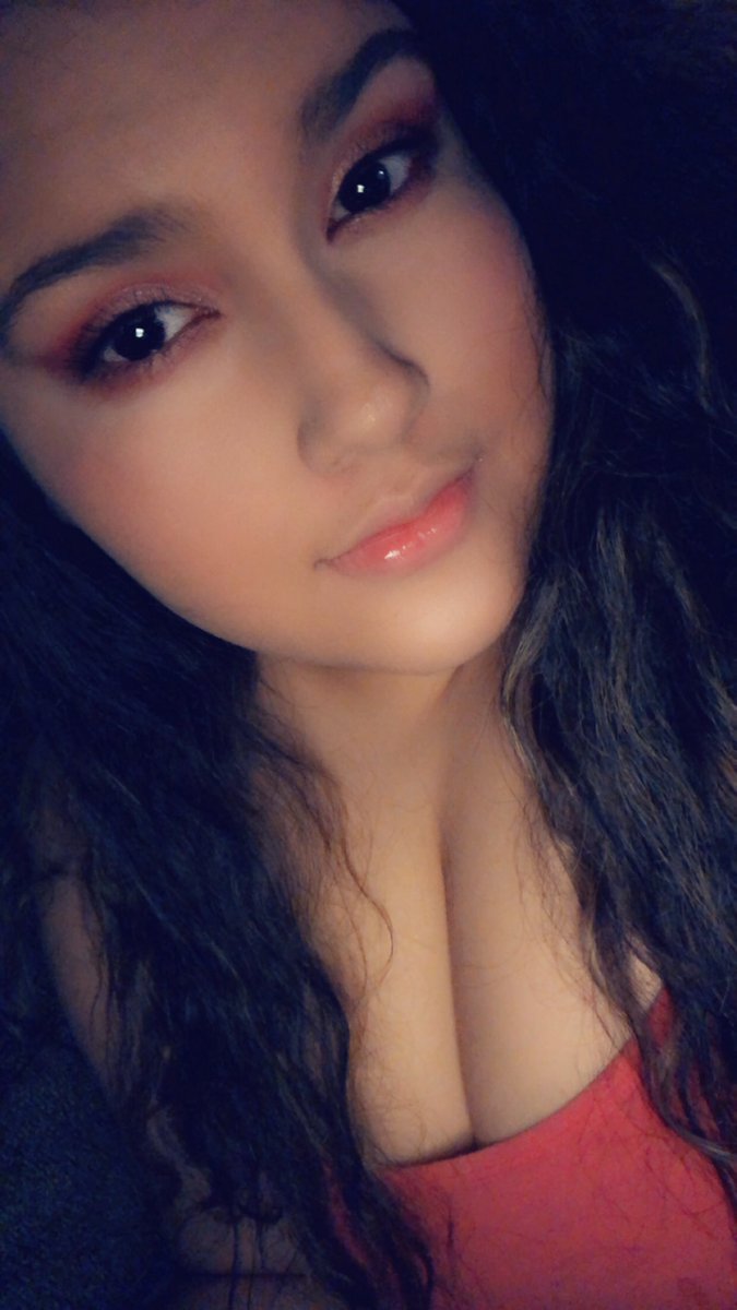 julia_sanchez16's tweet photo. #JamesCharlesXMorphe #unleashmyinnerartist is by far the greatest thing ever. Played around it it for the first time today. It’s simply beautiful 😍❤️ @jamescharles @MorpheBrushes https://t.co/YHFnBALPSU