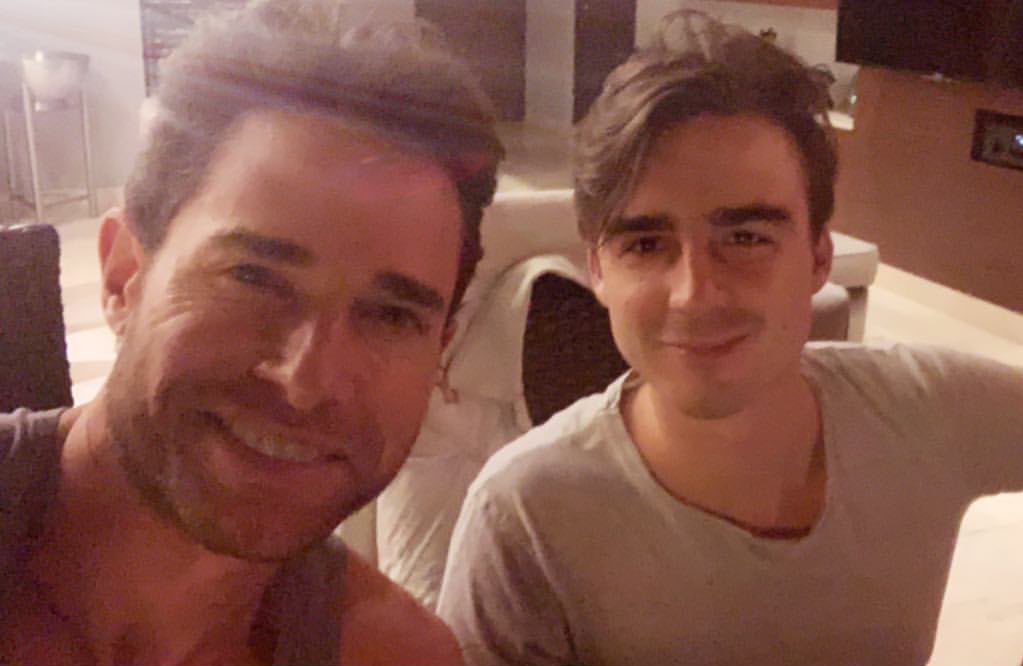 Boyerulli_Fans's tweet photo. [Fotos] @sebastianrulli junto a su papá y su amigo #Nicksetlife https://t.co/EPshfIf2fh