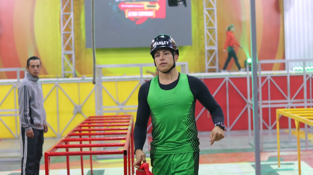 ¡Se terminan los 7 minutos! Así quedaron los competidores:
@edgarc7sv 22
@stanleyc7sv 21
@alduc7sv 19