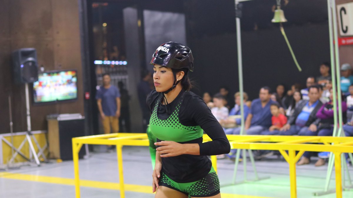 Calle7TCS's tweet photo. ¡Última prueba femenina de esta noche! 
Las competidoras tienen 5 minutos para sumar campanadas. https://t.co/MRGIb4m0RF