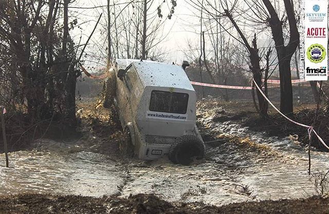 kashmiroffroad's tweet photo. Jumping jack!
Driver @asrarwani
#kashmiroffroad #kashmirmotorsport #kashmir #offroad #unmutewithacute #skyviewpatnitop #ustraa #mudzilla #koboys #kogirls #koclub #4x4 #4wd https://t.co/AAiZsJNx7L https://t.co/tS5oTxz4Hf