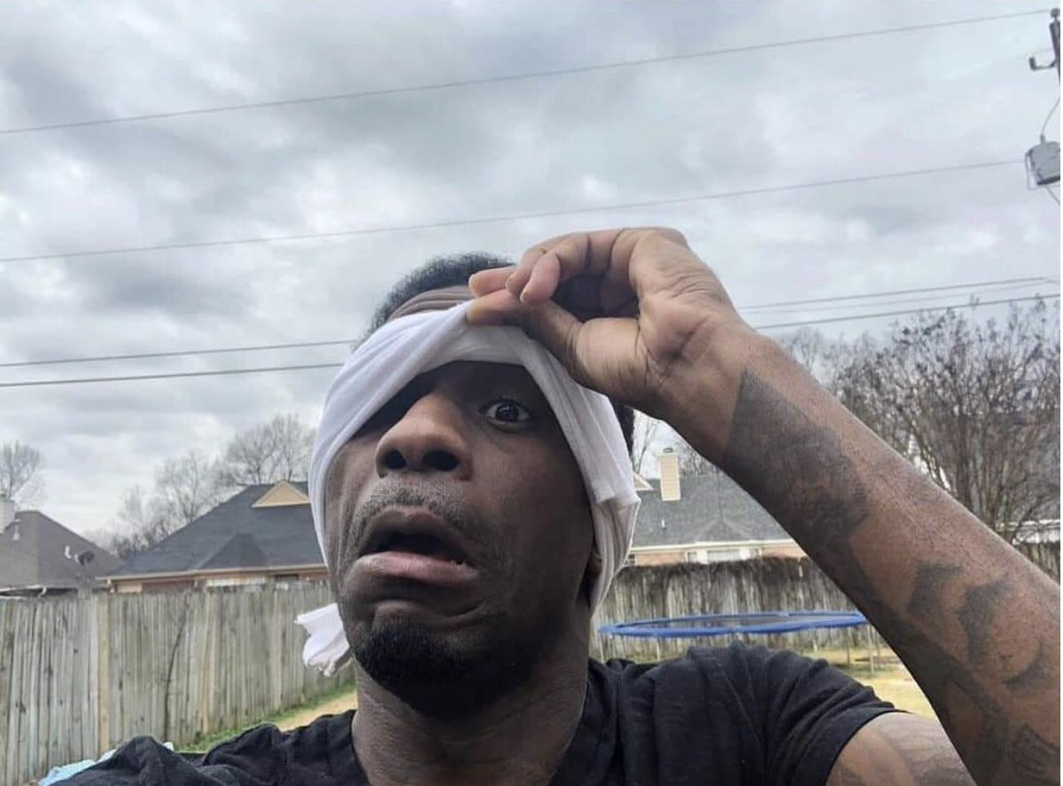 vanetosc's tweet image. BirdBox: look! There’s a puppy 🐶 

My dumb ass: 👀 looks