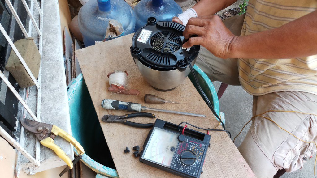 elmermontejo's tweet photo. Broken Blender (Now Fixed) https://t.co/GLdt3TveKt https://t.co/3bwj8DuGdg