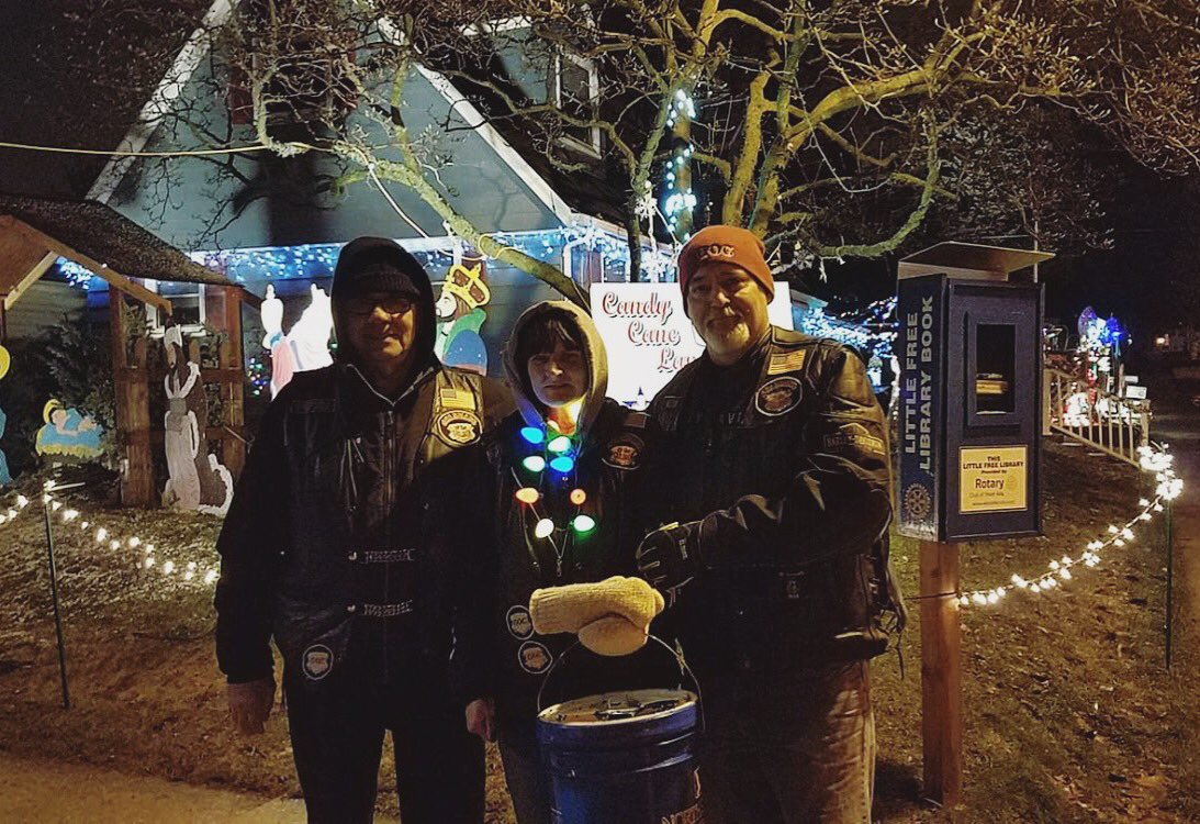 HawgCityGOC's tweet photo. #HappyHolidays from #GuardiansoftheChildren! We’ve been #volunteering at @CandyCaneLaneWI the past few weeks collecting money to be #donated. Anyone see us there? 

Pictured: Pipes, Patches, and Gazoo https://t.co/cionhSViqN