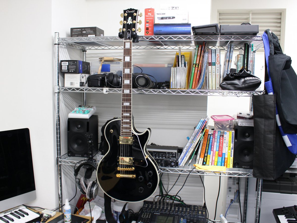 島村楽器brands アカウント統合しました 新商品情報 メタルラックにギターを掛けたい と考えたことはありませんか そんなご要望にお応えしてメタルラックに使えるギターハンガーを作りました 大掃除ついでにギター周りの模様替え等いかが