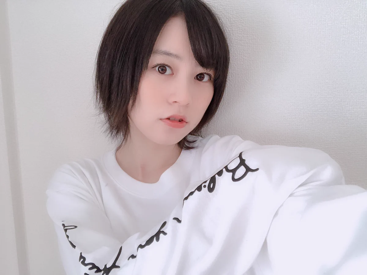 中島由貴　ヴィレッジヴァンガードコラボ　MA-1 DvZEsVRVAAA4x5Z?format=webp&