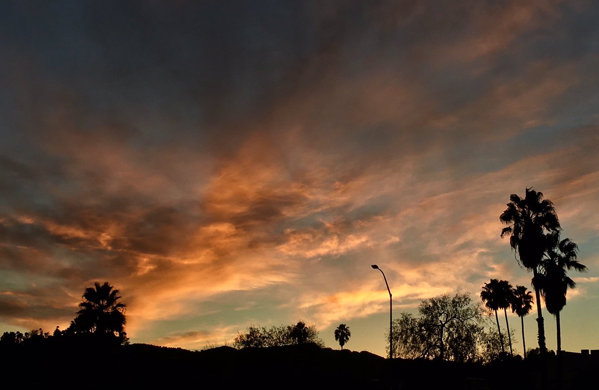 #CaliforniaSunset Pic 1. #clouds #sunset #mysky 😍❤️🌅