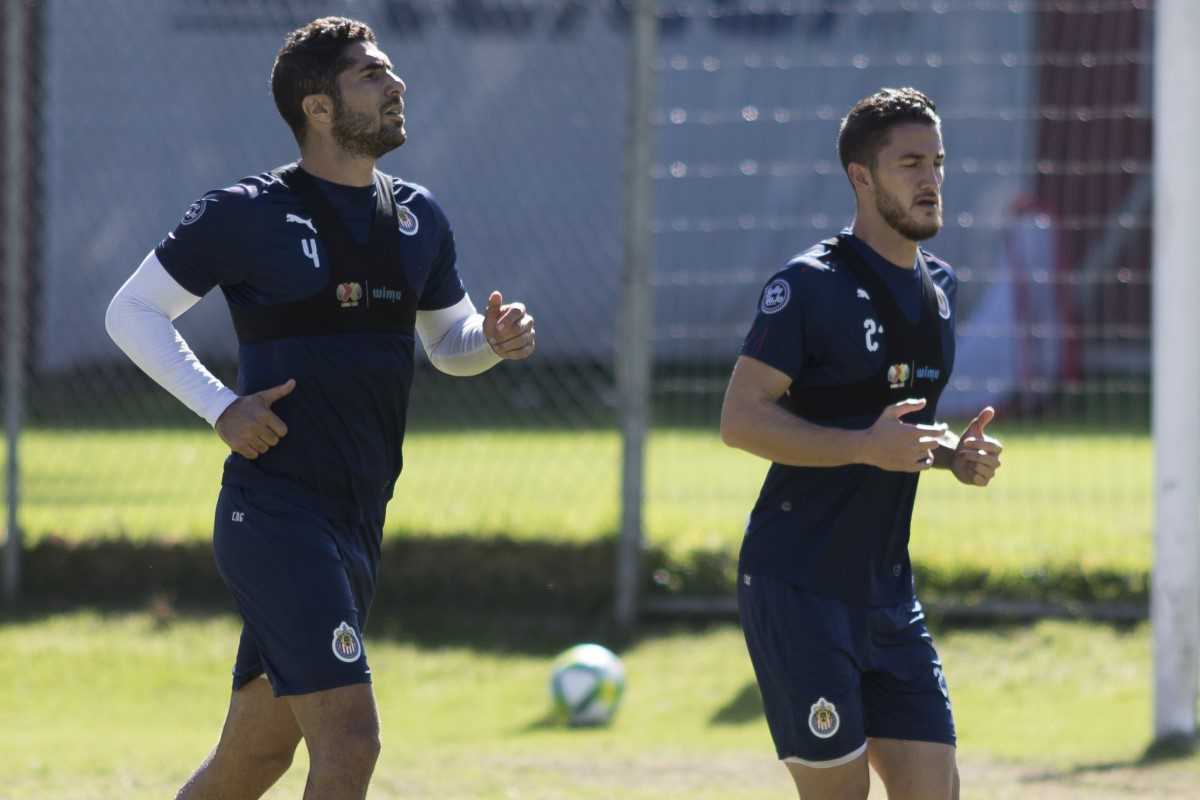 angie88virgo's tweet photo. Esta Dupla ahora si esta que ARDE😎🔥🔝 EN ESA DEFENSA CENTRAL👊 Y AHORA SI ME ENCANTA😍 CON MI #COMANDANTE😎 @jairpereira16💘 Y MI @HiramMier21💖  ESTO CADA VEZ HACE QUE ME ILUSIONE😍✨😍 MÁS Y MÁS YA QUIERO VERLOS JUGAR🙌 MUCHA SUERTE👍 BOMBONCITOS🌹😘💋 https://t.co/eLl5cCO3aP