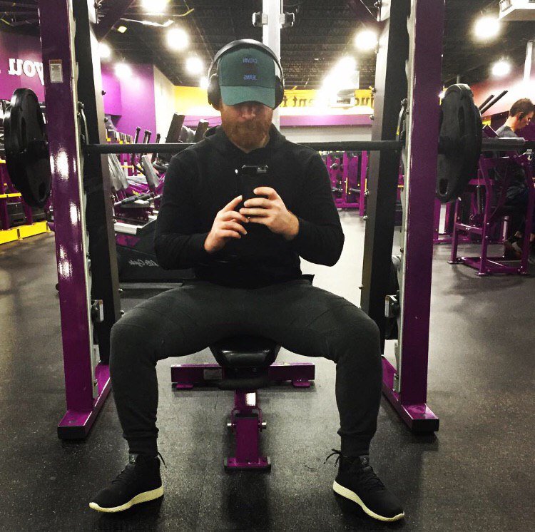 LearnCodeNet's tweet photo. If you donβt wanna make hospital your first home when you get older, make gym your second home NOW πββοΈποΈββοΈ
#gym #fitness #lifestyle #sport #programmer #programming #code #coding #programmerlife #softwareengineer #softwaredeveloper #healthy #learncode #learncodenet https://t.co/jnKJ39QM4I