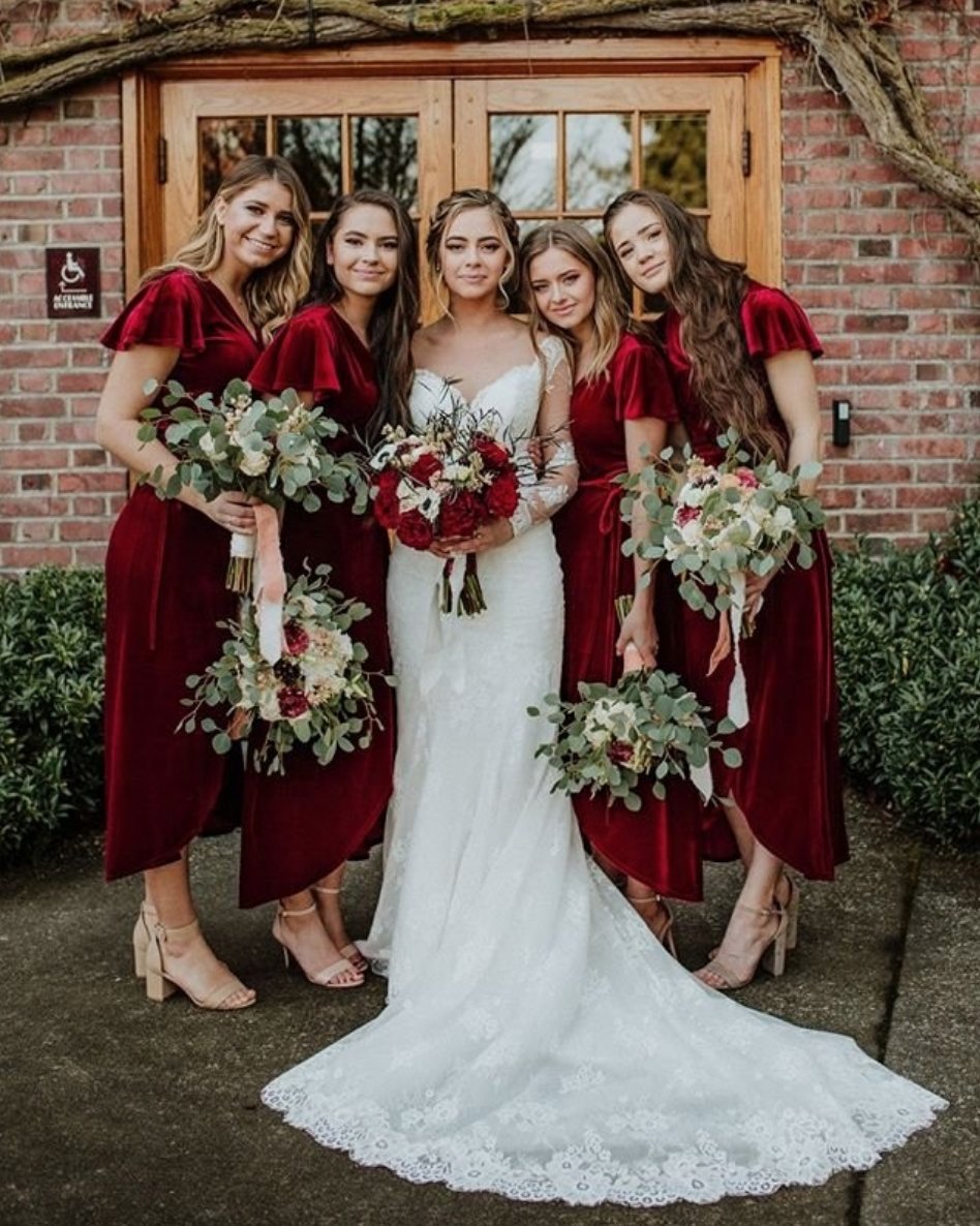 We're crushing hard on these velvet beauties! Anyone else? ❤️#DressGoals {Dima Feytser}
