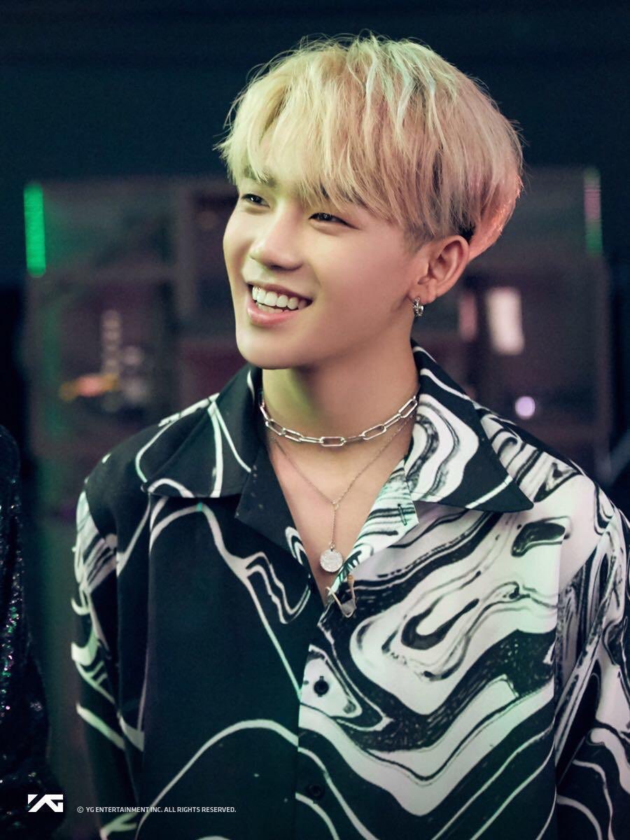 Choi Hyunsuk treasure box 2048