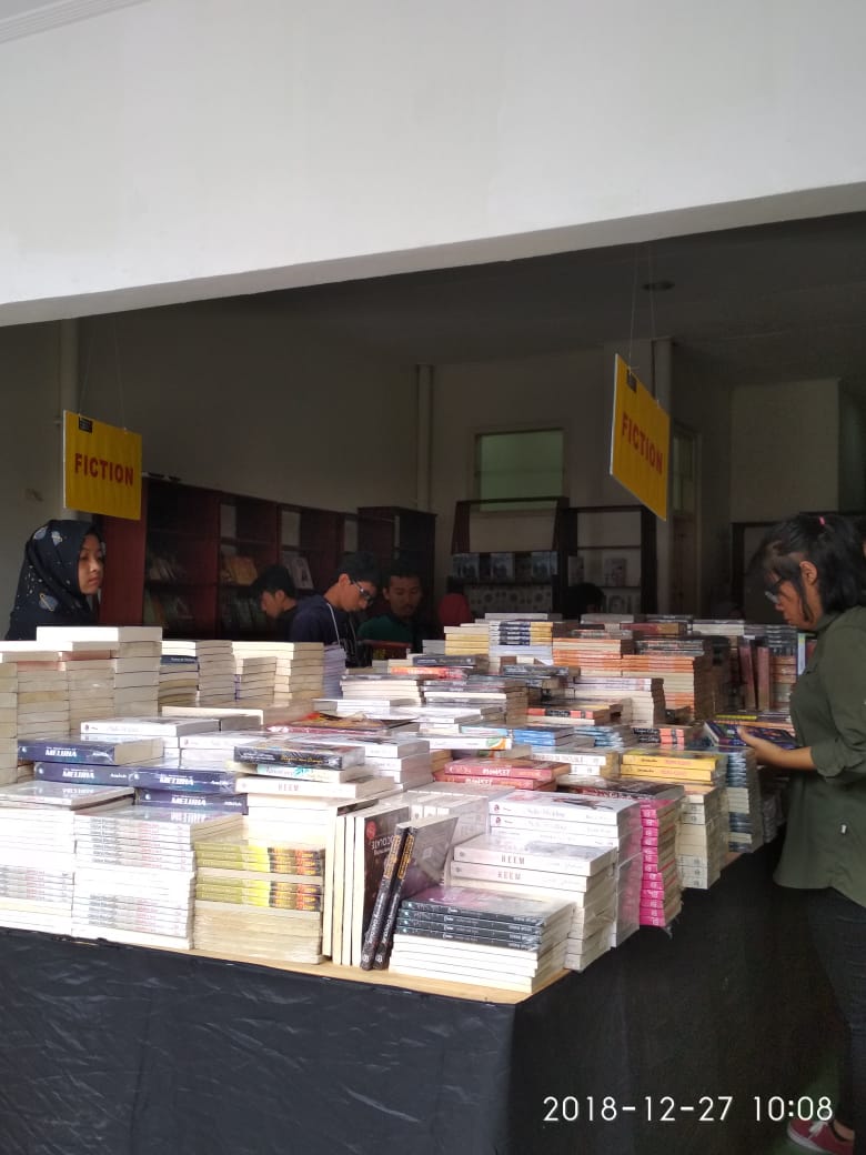 bentangpustaka's tweet photo. Suasana terkini #outoftheboox Jogja! Sahabat Bentang sudah di lokasi? #EventBentang https://t.co/vflMG7WtWF