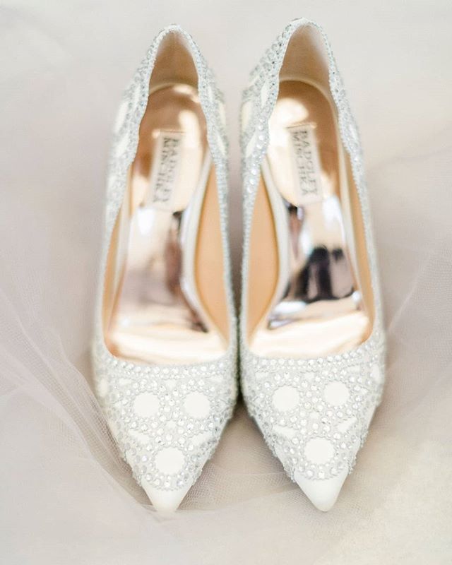 DeeKayEvents's tweet image. Does the dress even matter of the shoes look this good? 😍 @badgleymischka
*
*
*
Design + Planning: @deekayevents
Venue: @clarkslanding
Photo: @kellyseaimages
Cinema: @sweetstartweddings
Florals: @narcissusflorals
Invitations: @thejesspress_
Calligrap… bit.ly/2TaZ4sx