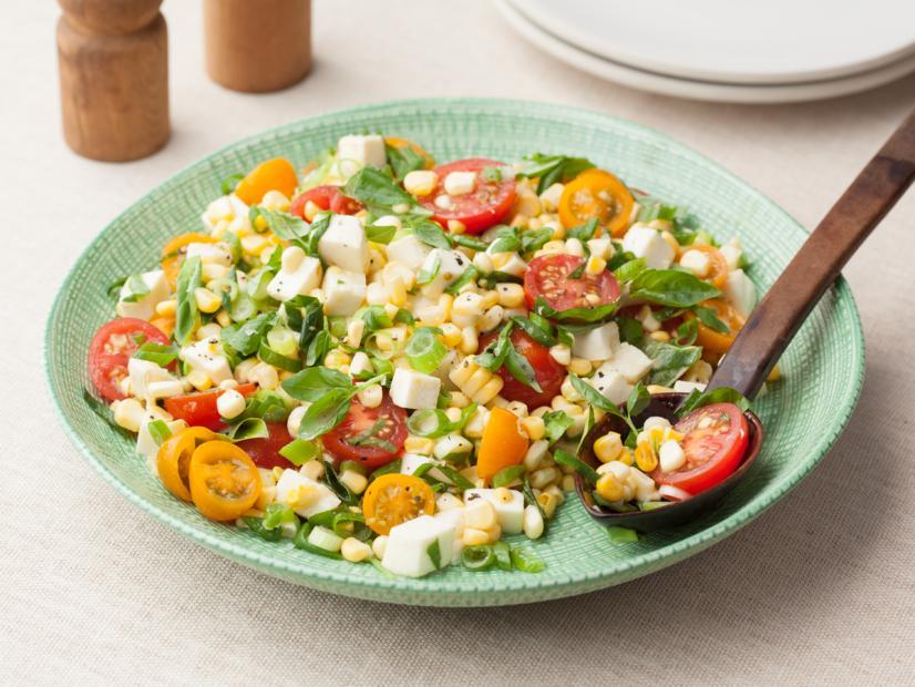 Corn Tomato Salad Recipe – How To Make Corn Tomato Salad Recipe tasttyy.com/corn-tomato-sa…