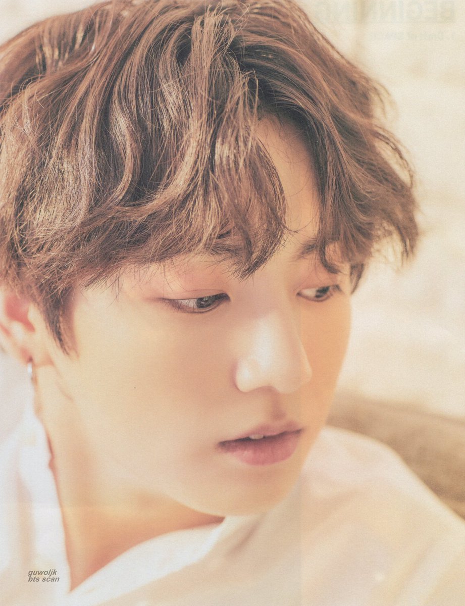 guwoljk's tweet photo. (SCAN) 
오,늘 전시회 도록 https://t.co/wezHi4ZeUV