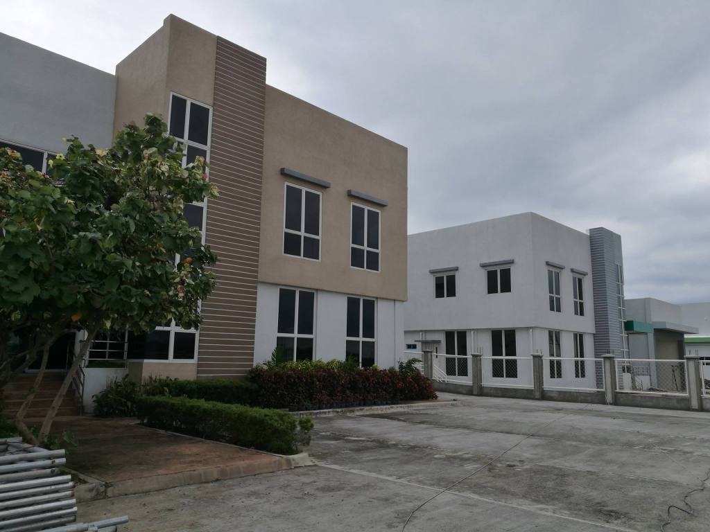 AFFHOUPhil's tweet photo. Warehouse for Sale in Tanza Cavite near CavitePort https://t.co/pxwL2tVMCl https://t.co/ebNqgJI6lR