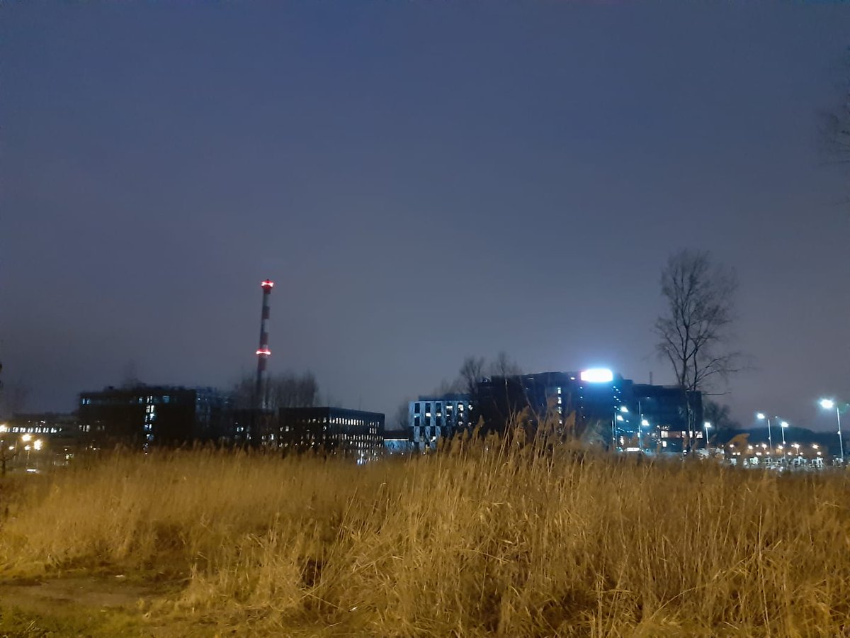 krakow_pl's tweet photo. ...i po świętach... #Kraków powoli się budzi... Komu do pracy, temu czas 😃Gdzie ta #zima?
Fot. Marta Igar-Idler
@MeteoprognozaPL #poranek #poświętach #Bonarka #praca https://t.co/2A4Q2UQGz7