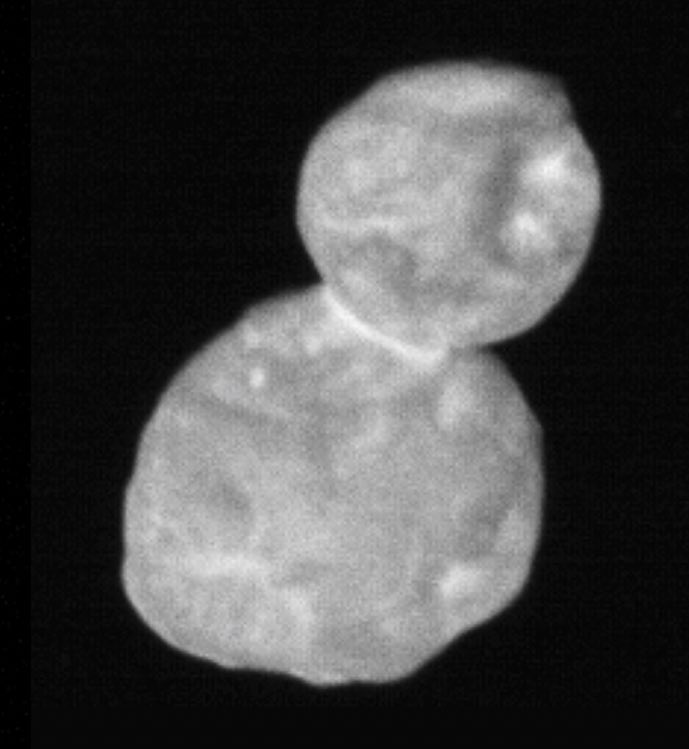 vickyford's tweet photo. The Chinese may have been to the dark side of the moon but Chelmsford’s @e2vteledyne image sensors travelled 6,500,000,000 km to Neptune & beyond with @NASA to capture this picture of Ultima Thule #SpaceImaging #NewHorizons #twoworldscolide https://t.co/sm0SDRCYzr