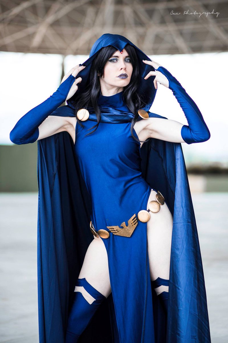 FlorenciaSofen's tweet photo. • #TBT for the amazing photoshoot of #Raven made by @jcue_88 •

And just planning the next Raven cosplay :P which design do you prefere?

♥♥♥♥ https://t.co/OYEznMLYRE
