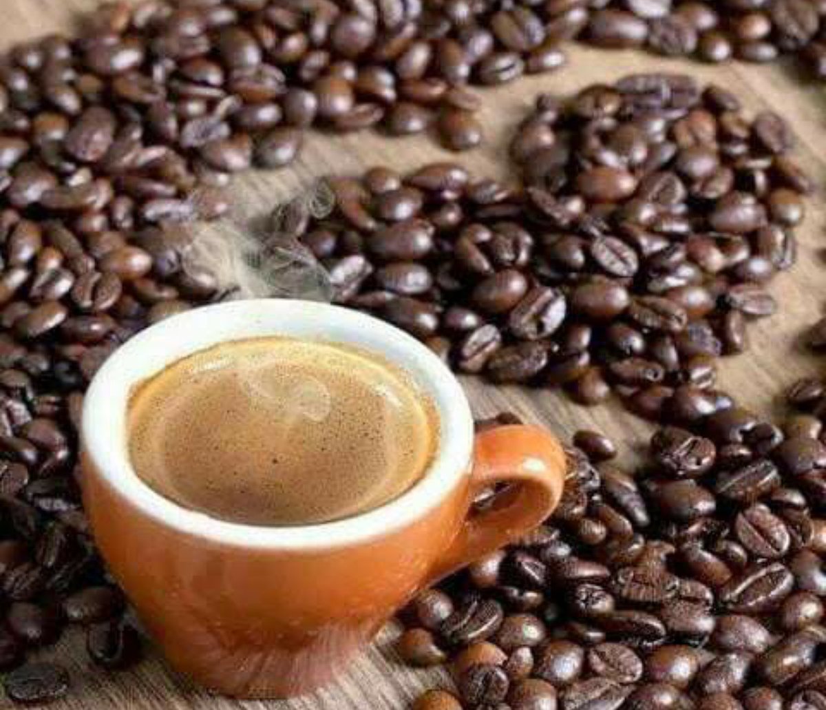 dds_Hazar's tweet photo. كوبُ قهوةٍ أم صندوقُ ذكريات .. ؟!!

كونوا بخير https://t.co/D9cI4NKuAL