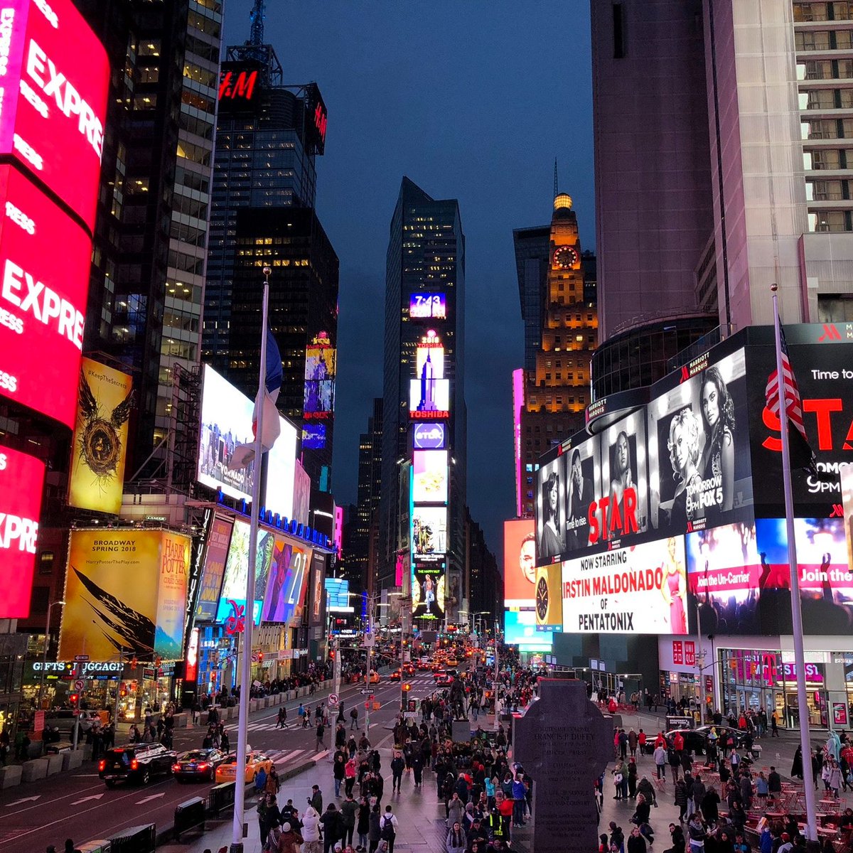 CambriaChelsea's tweet photo. Theatergoers, #NYCBroadwayWeek returns on Jan. 21- Feb. 10! Get your 2-for-1 tickets to see your favorite shows at a discounted price! #nyc https://t.co/XYh9uNMJLg https://t.co/TIdUXcuXNR