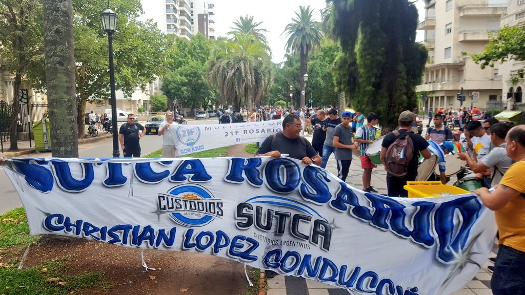 nicodelmastro's tweet image. Junto a los trabajadores custodios y vigiladores en #sutca en el reclamo ante la precarización laboral, persecución gremial e incumplimiento de convenio #multisectorial21F #Rosario #presente @Christian_Sutca @gustavoveraok @juanperita10 @laflacarattoni