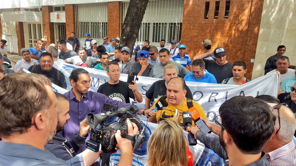 nicodelmastro's tweet image. Junto a los trabajadores custodios y vigiladores en #sutca en el reclamo ante la precarización laboral, persecución gremial e incumplimiento de convenio #multisectorial21F #Rosario #presente @Christian_Sutca @gustavoveraok @juanperita10 @laflacarattoni