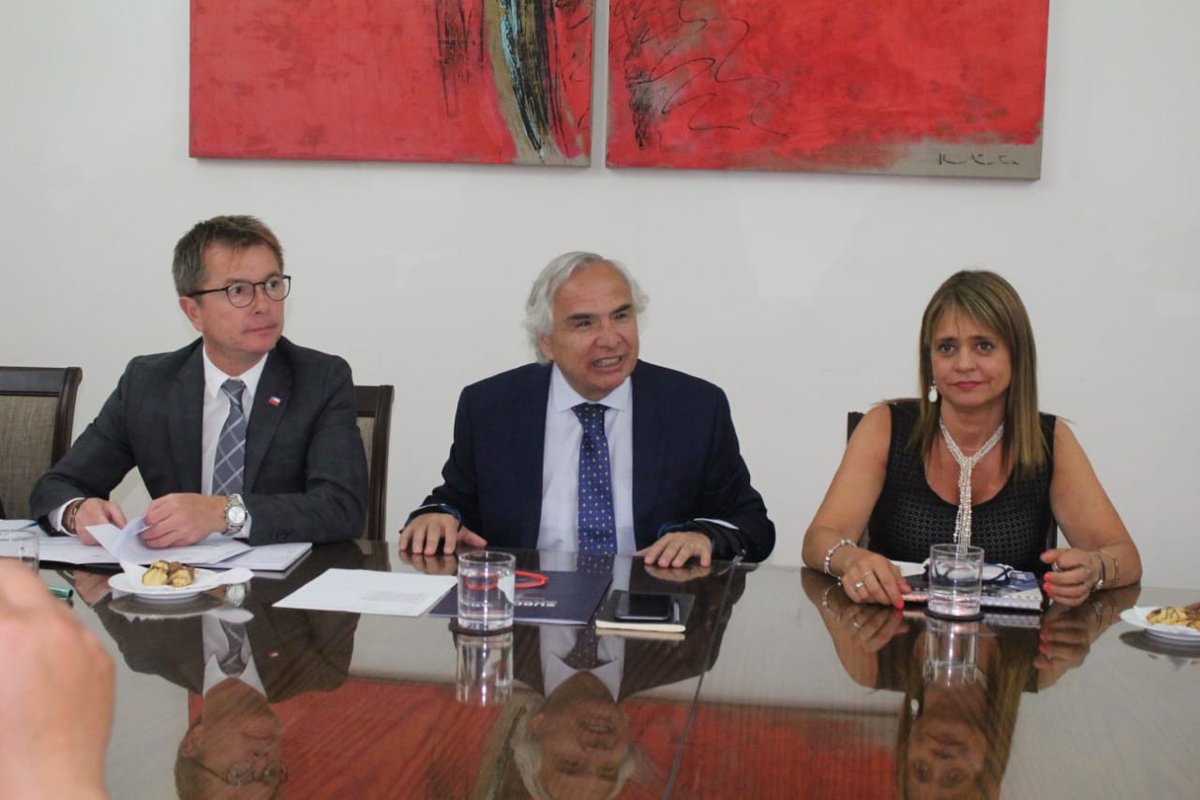 MuniLosAlamos's tweet photo. #AlcaldeJFF junto a sus pares de la Provincia y los senadores @senadorVPV y @jvanbiobio se reúnen a esta hora con el Ministro del Interior, Andrés Chadwick, para manifestar las preocupaciones del territorio de Arauco, tanto en materia de seguridad como desarrollo socioeconómico. https://t.co/kTelGCZwXC