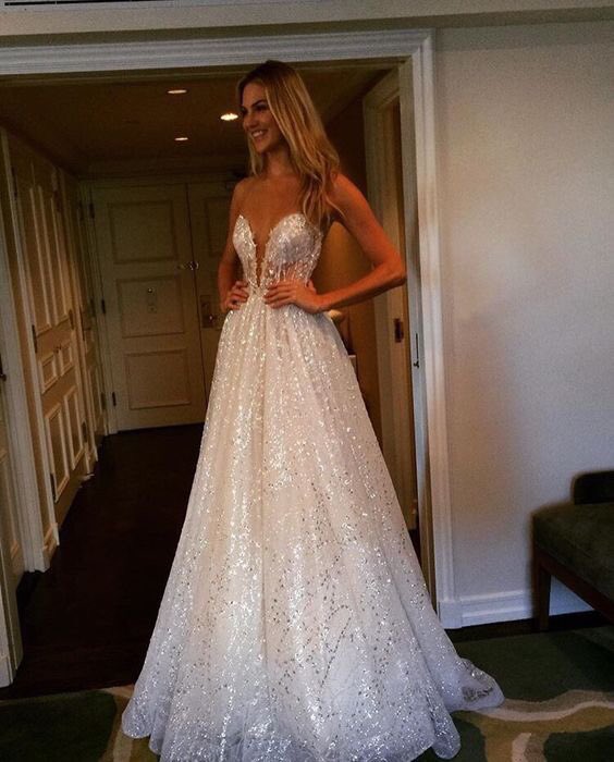 Nothing like a #sparkly #weddingdress