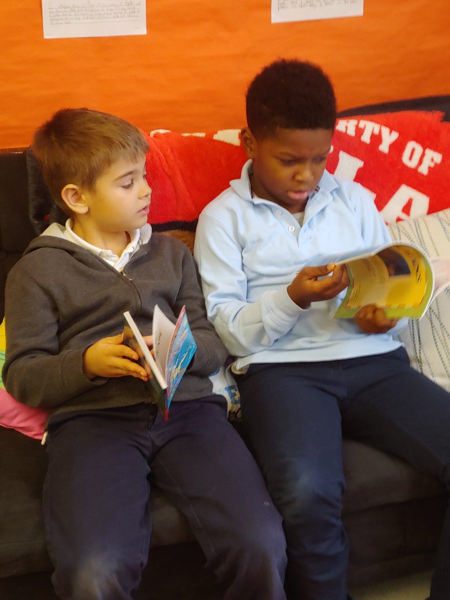 CHES_TAG's tweet photo. A variety of books in a classroom library is a MUST!! Consider donating unused books to teachers/classrooms 😀 #booksmakeadifference #readingmatters #chesMcCoy2 https://t.co/JeojzXlUSZ