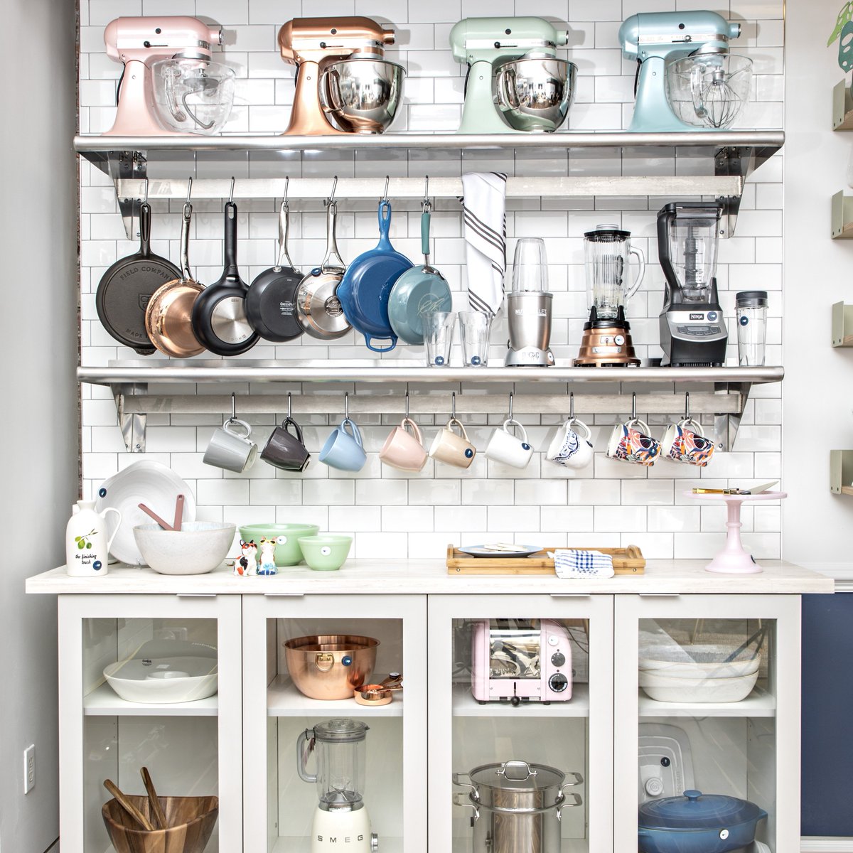 Zola's tweet image. Our wedding planning paradise is finally here! Stop by our new NYC location where you and yours can plan your entire wedding and register in under an hour (really!) See here for more info (and to book your appointment). Can’t wait to see you there! bit.ly/2F5FM56