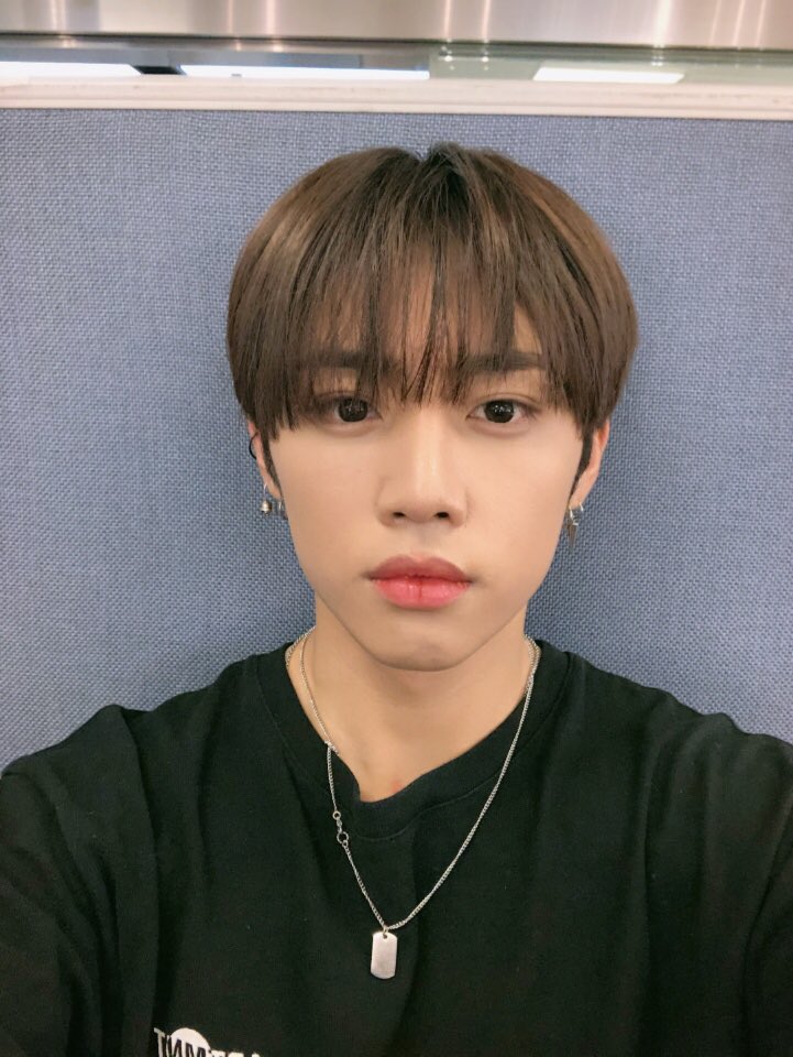 WE_THE_BOYZ's tweet photo. [선우] 20살 되고나서 오른 첫 무대 많이 아쉬운데 더비가 귀여운 바람에 기분 좋아요^0^ https://t.co/VVEEaYDQ9Z