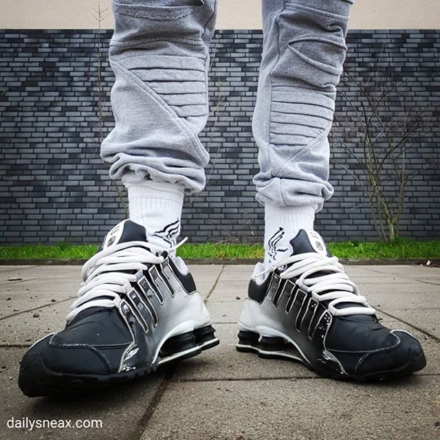 dailysneax's tweet photo. Heute ist mal Zeit für meine Shox Watershield. #nikeshoxnz #shoxnz #nikeshox #shox #picaldi #skally #chav #chavs #proll #prolls #macker https://t.co/FrQr5S8csP https://t.co/7wgTmfSlUD