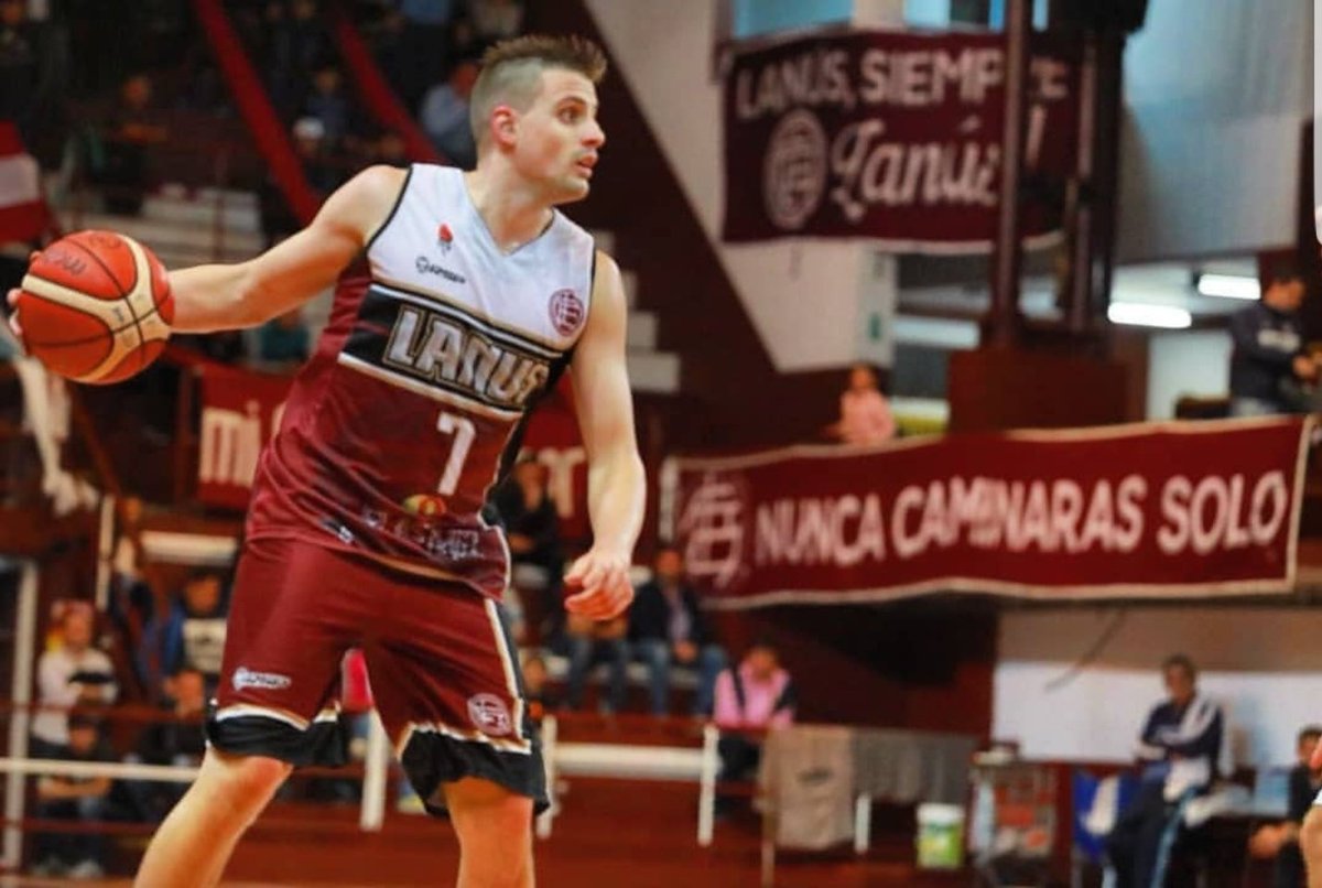 Felices 104 años <a href="/clublanus/">Club Lanús</a>!!! Los mejores recuerdos con esta camiseta,salud ✌🏻