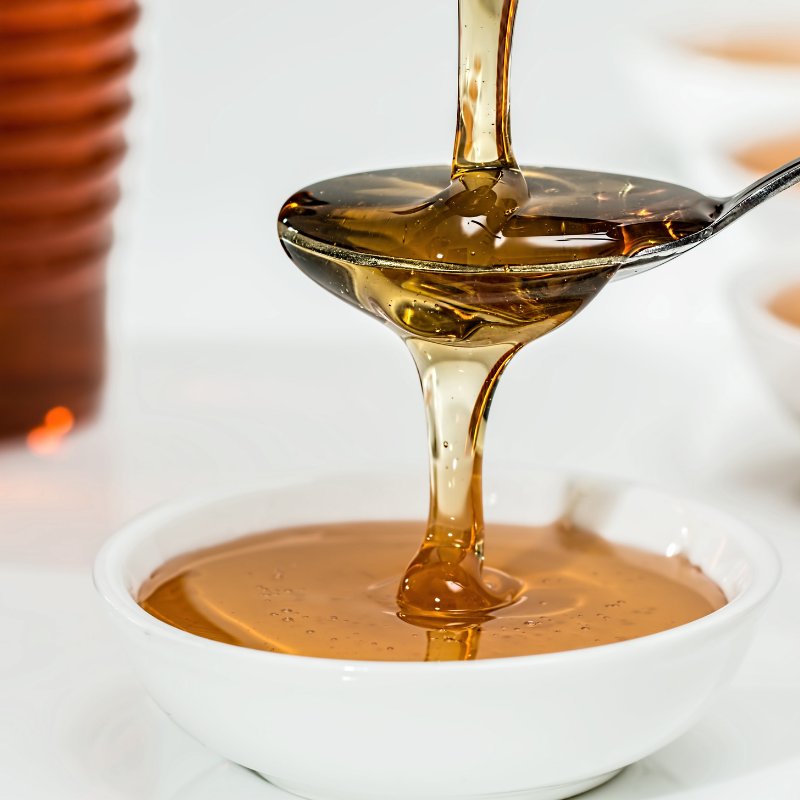 onlyfivesso's tweet photo. #Honey is not just great for slathering on a toast or drizzling over your yogurt.  It has boundless benefits for your skin, especially when it is combined together with organic coffee. 🍯

#organicskincare #fivesso #coffeebodyscrub #honeysoap #honeybenefits #coffeesoaps #skincare https://t.co/2UsU9DEZgb