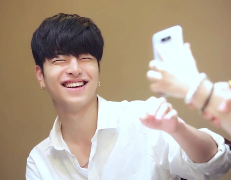 Your smiles are my everything.  #JUNHOE  #JUNE  #iKON  #구준회  #준회  #아이콘  #ジュネ