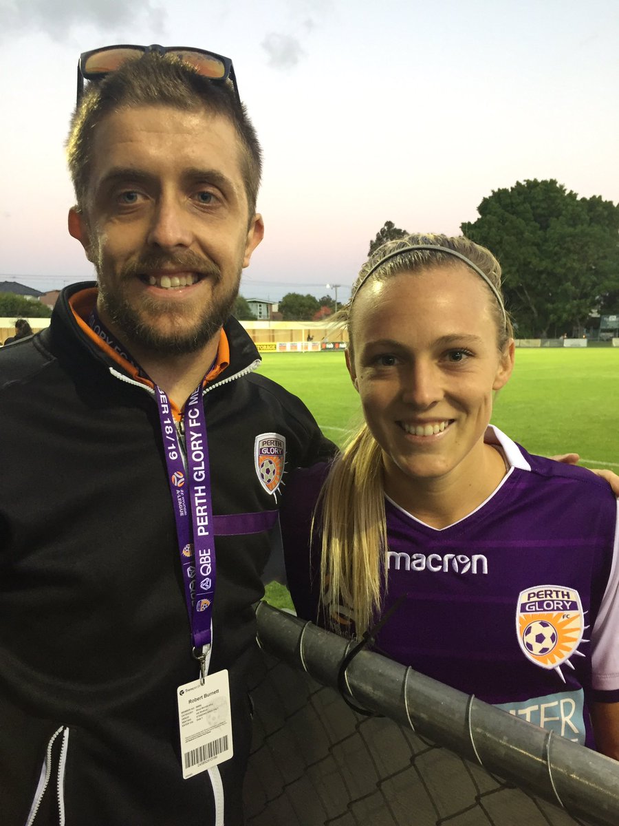 burnett_robert's tweet photo. Thanks to @r_hill3 &amp; @bobbydespo for the photos .Great night @DorrienGardens  #OneGlory #AllThreePoints https://t.co/1sDk0kOTmb